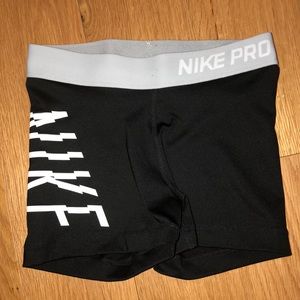 Nike 3” training shorts NWOT
